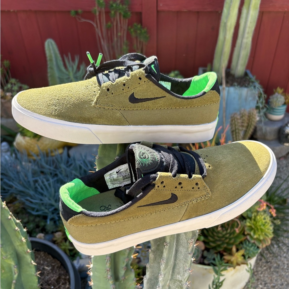 Nike SB Shane O’Neill Suede Sneakers - Picture 6 of 16